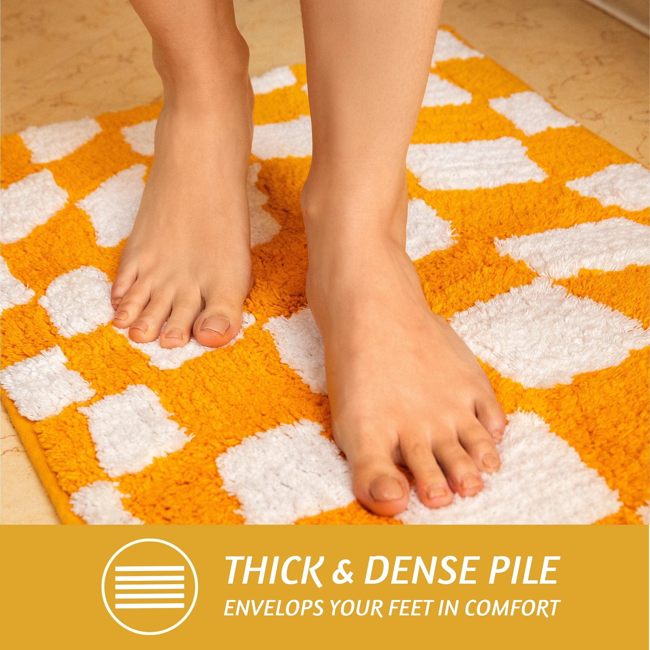 Folkulture 17 X 24" Bathrugs 100% Cotton Dancing Check - Yellow